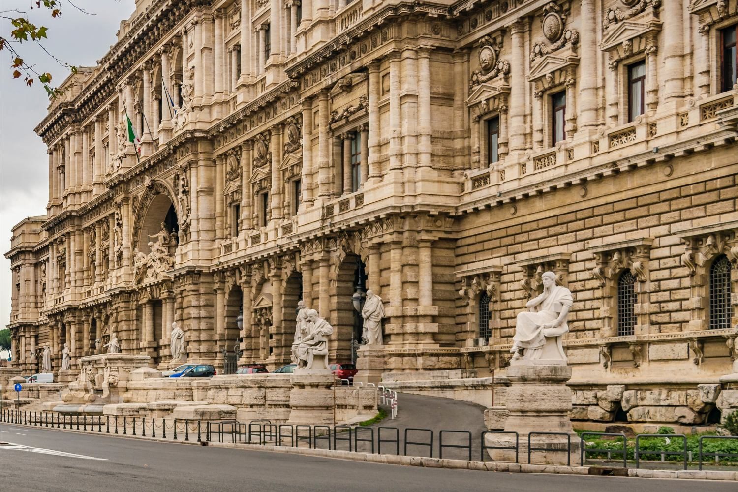 Facciata di un palazzo istituzionale a Roma